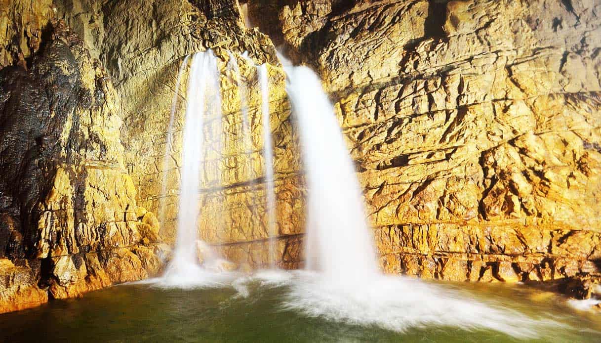 Grotte di Stiffe - cascata sotterranea